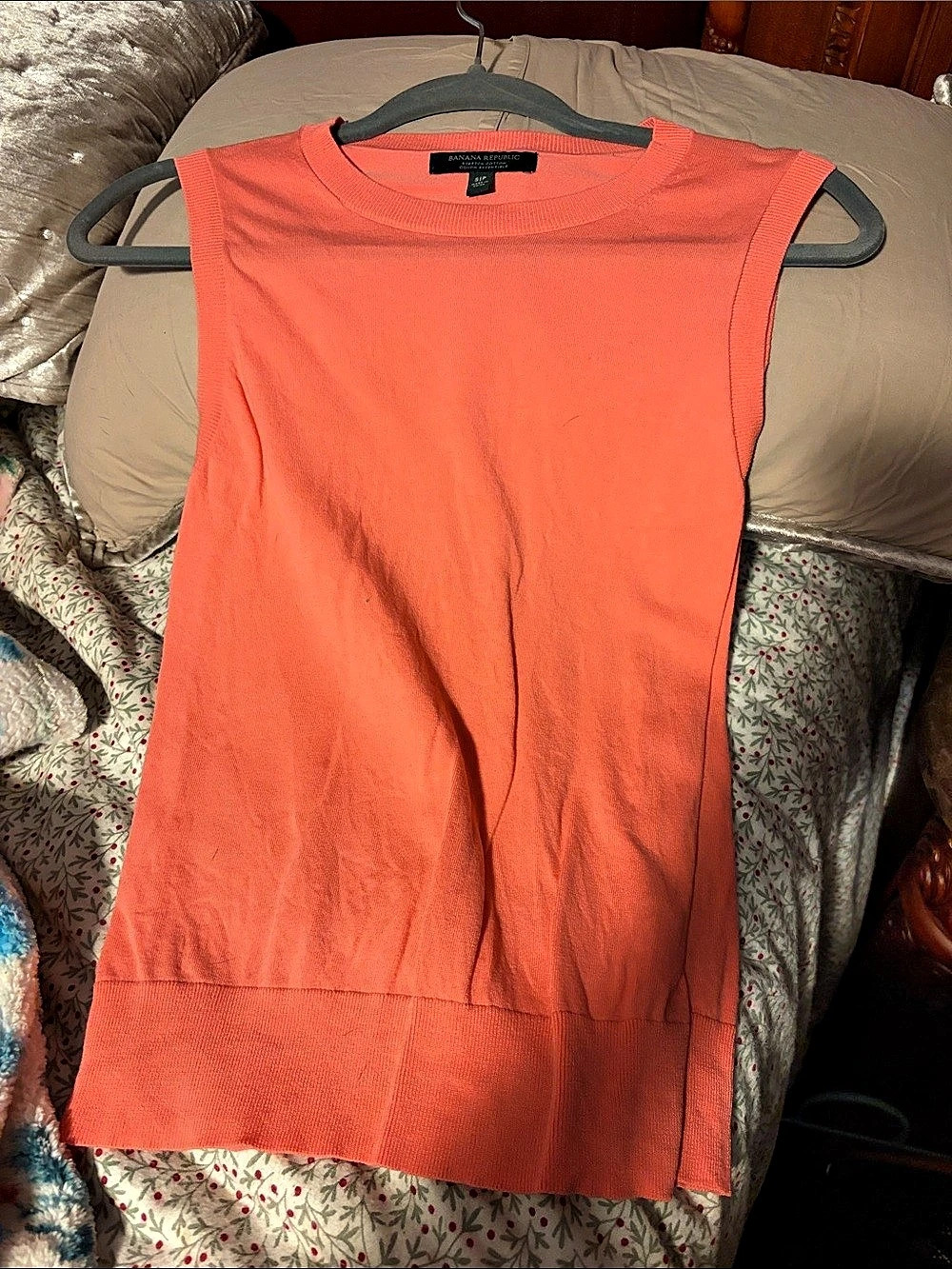 Banana Republic Sleeveless Crew Neck Sweater Orange Small